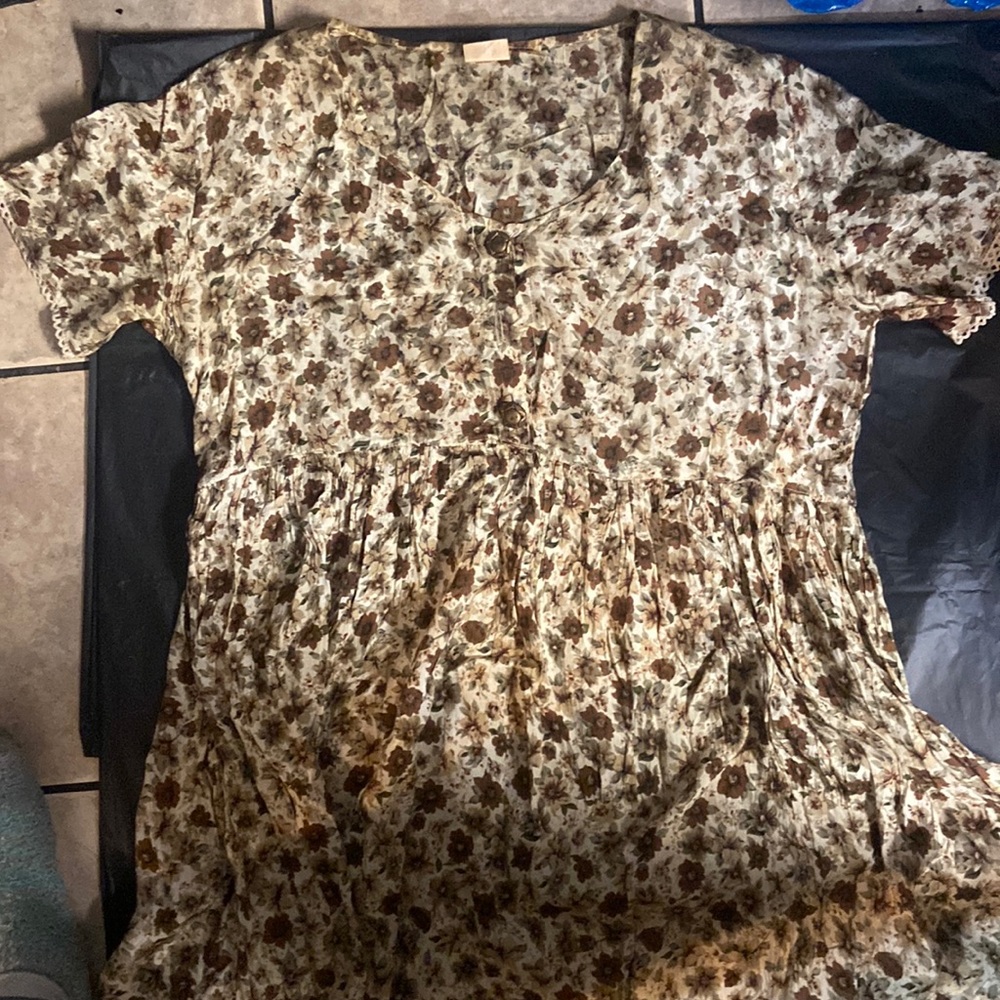 DRESS OFF—WHITE w/ BROWN & SAGE GREEN FLOWERS  PRINT — SZ S / M